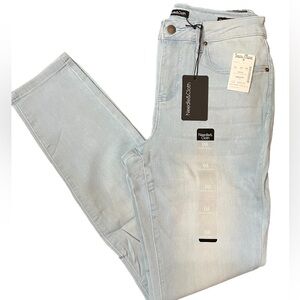 Women's Light Wash Ankle Jeans Size 8 Nwt New